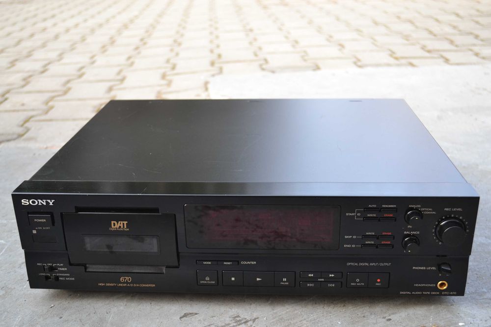 DAT Sony DTC 670