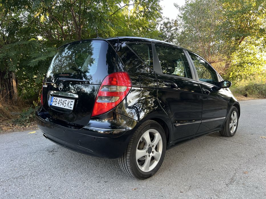 Mercedes-Benz A200 | Автоматик | Designo салон | CarPlay | 141 000 км
