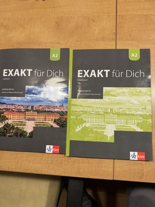 Продавам учебници за 11 и 12 клас