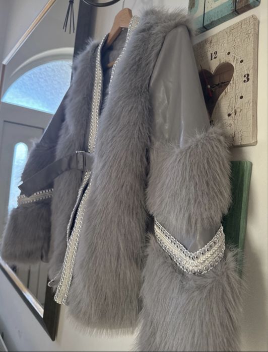 Jacheta blanita naturala gri noua S-M