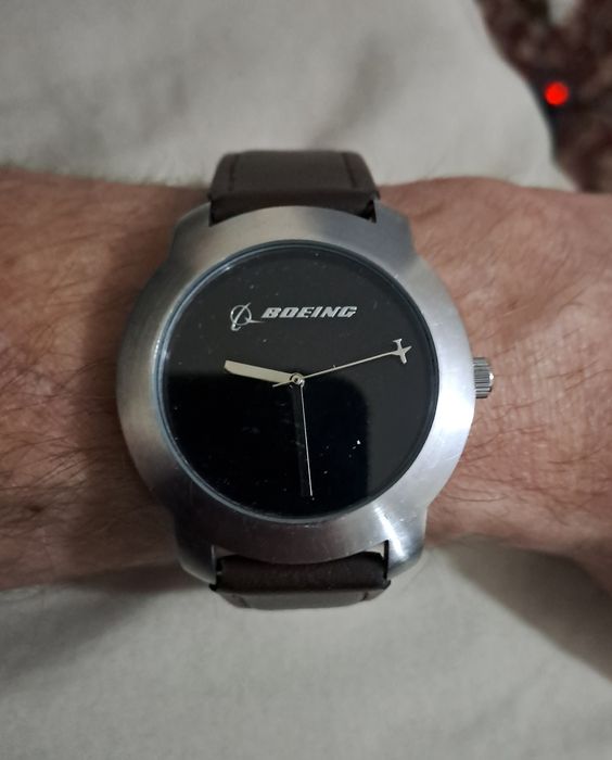 Продам часы Boeing