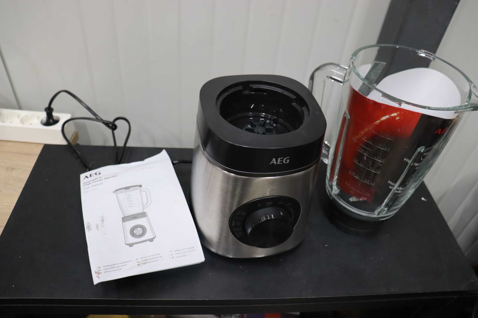Блендер AEG TB6-1-6ST 3 програми,6 остриета 1400W 1,75L Стъклена кана