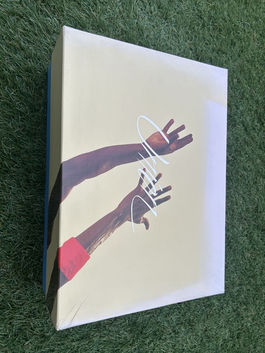 Jordan 4 UNLA off noir