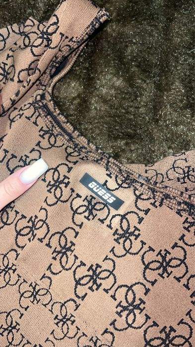 Оригинален екип на Guess