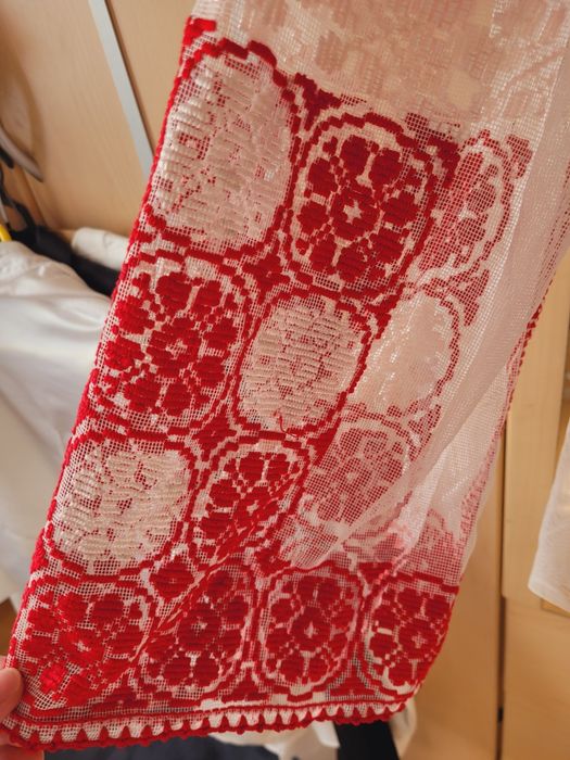 Bluza ie veche de peste 80 ani