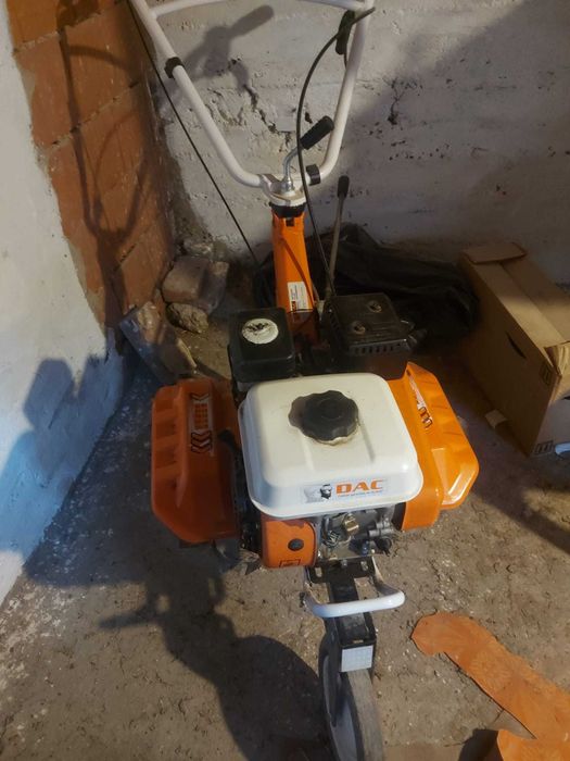 Vând motosapa Ruris