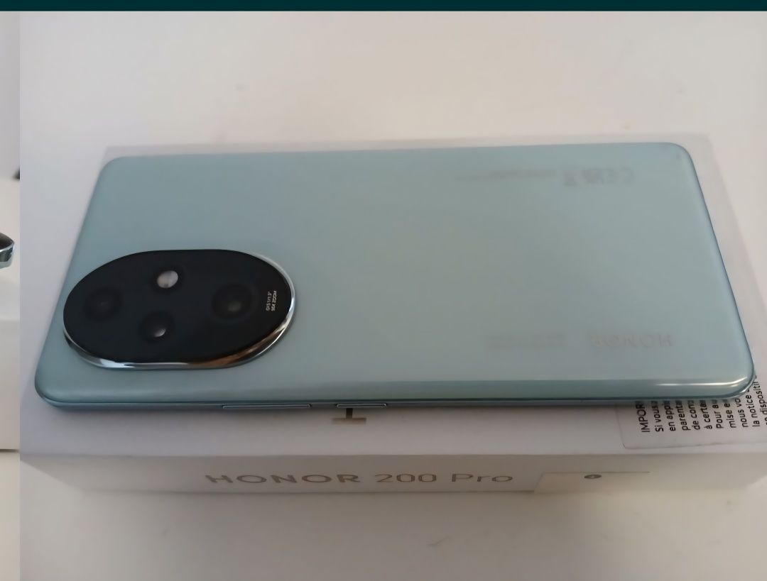 Vând schimb honor 200 pro