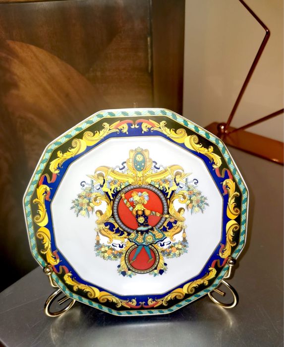 Антикварна чиния духано стъкло ръчно рисувано дизайнер Пеги Кар супер