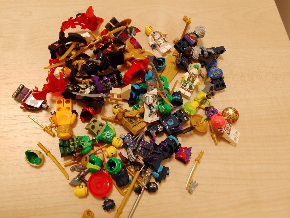 Figurine lego 200ron tot