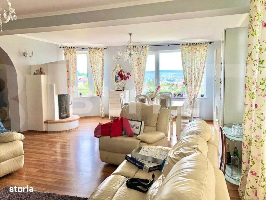 Casa individuala 300 mp, 1000 mp teren, 6 camere, 8 parcari, Andrei Mu