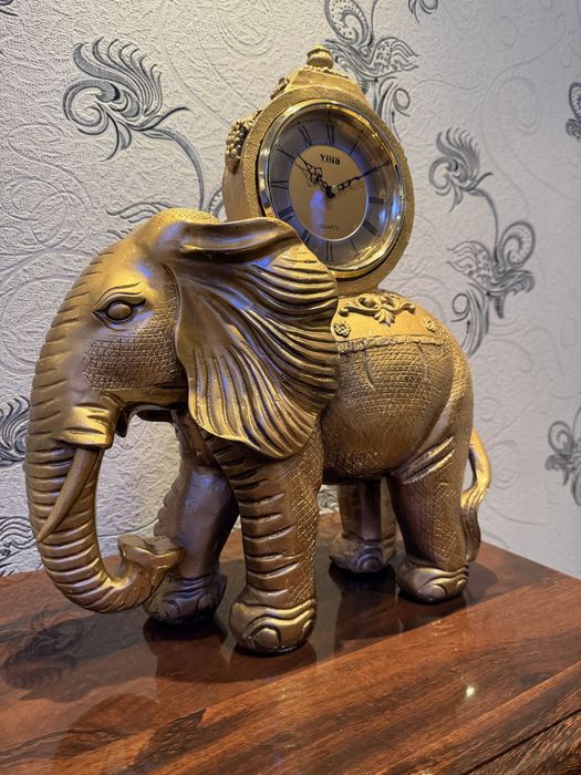 Часы сувенир для интерьера