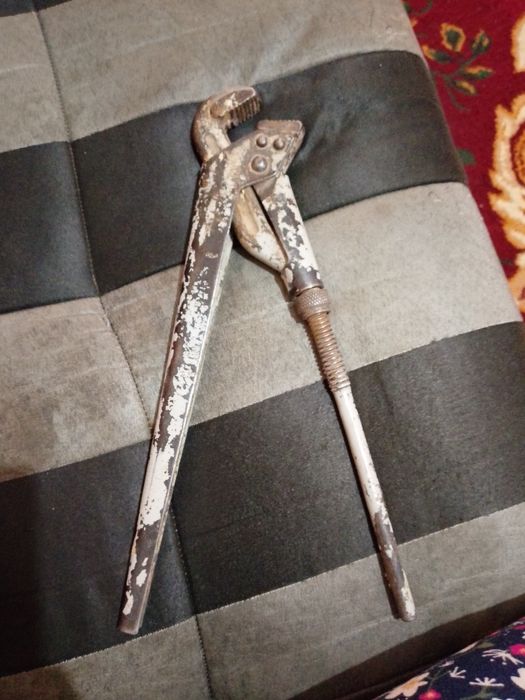 Газовые ключ продается