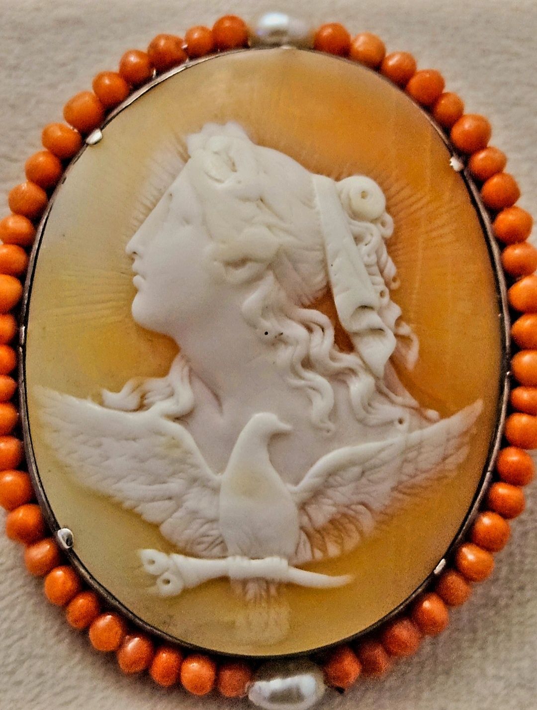 камея и  брошка Франция около 1875г.