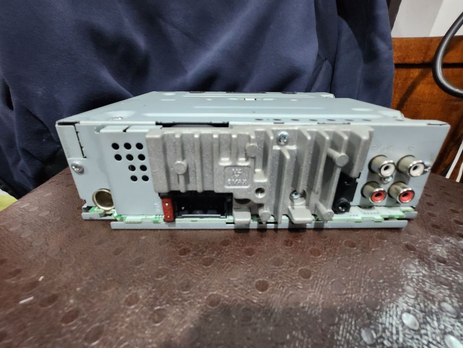 Продам магнитолу пионер 4250 бт