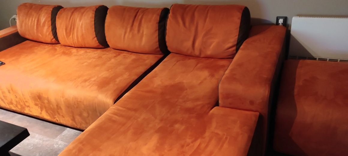 Голям ъглов диван . 3,60м дългата част