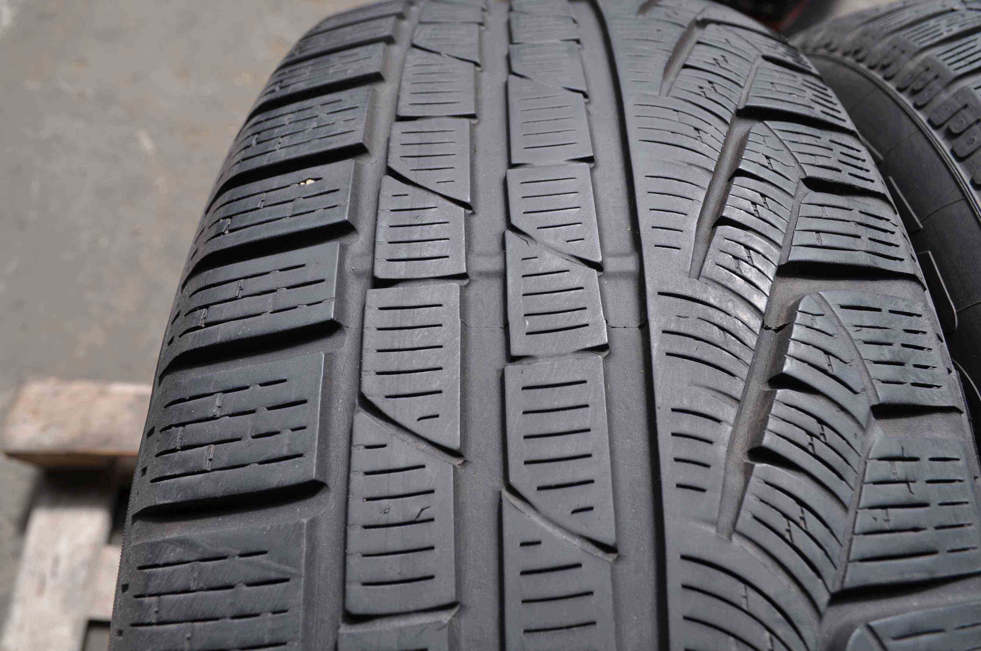SET 2 Anvelope Iarna 245/55 R17 PIRELLI Sottozero Winter 240