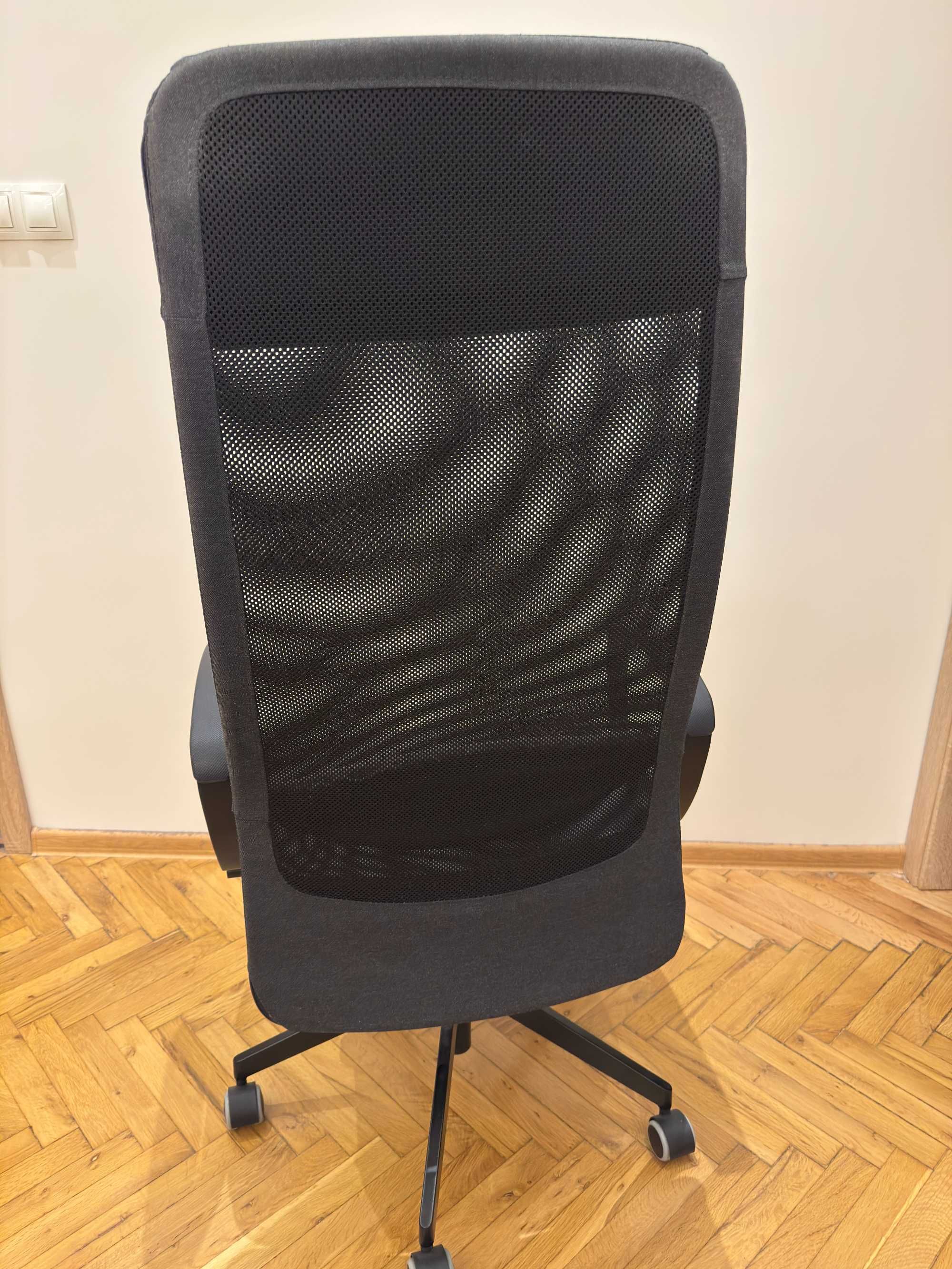 Стол IKEA Markus