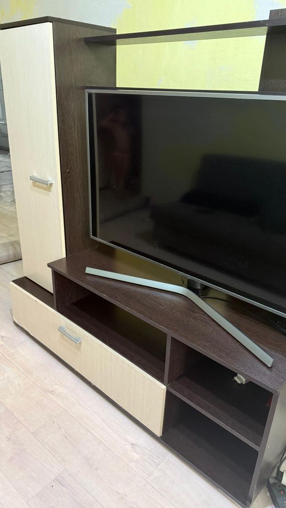 Продам шкаф стенку горку