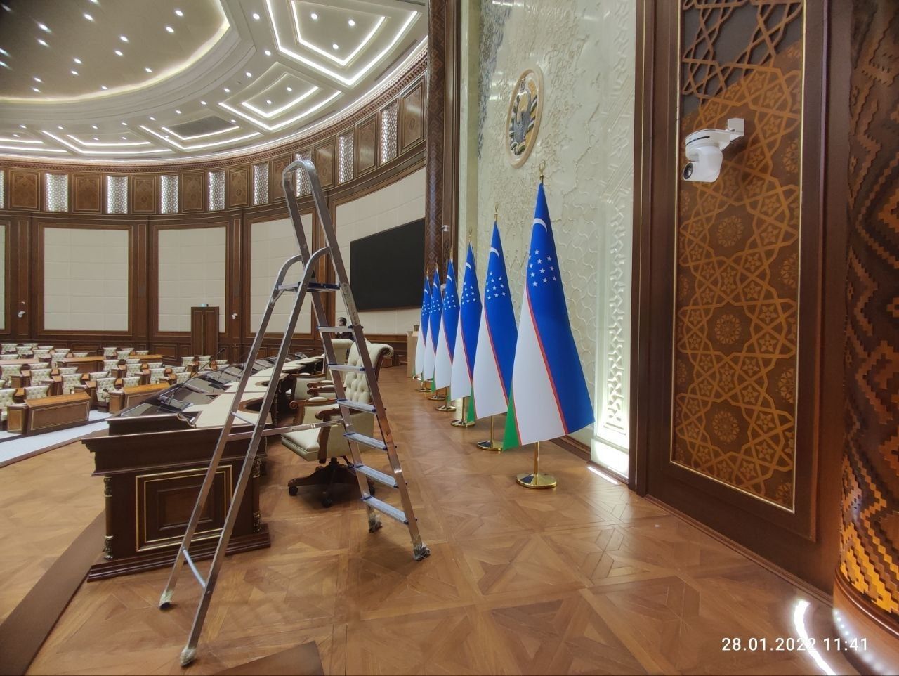 Bayroq har xil ko'rnishda va o'lchamda 1 kun ichida bepul yetkazib ber