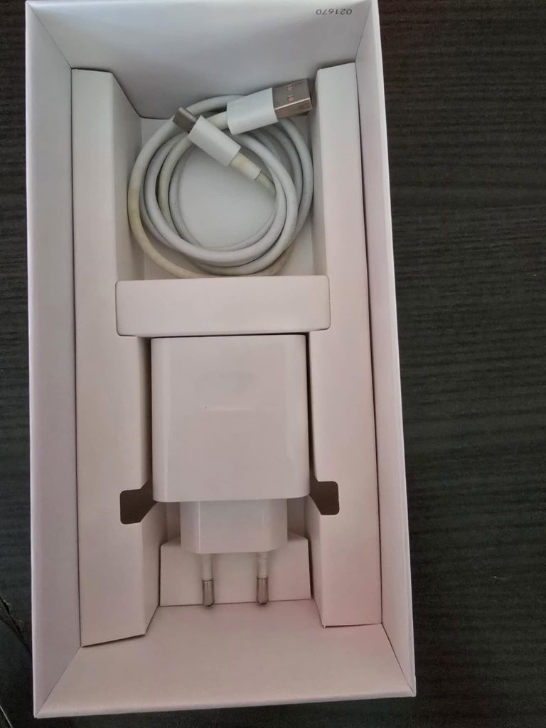 Продавам телефон Honor 50