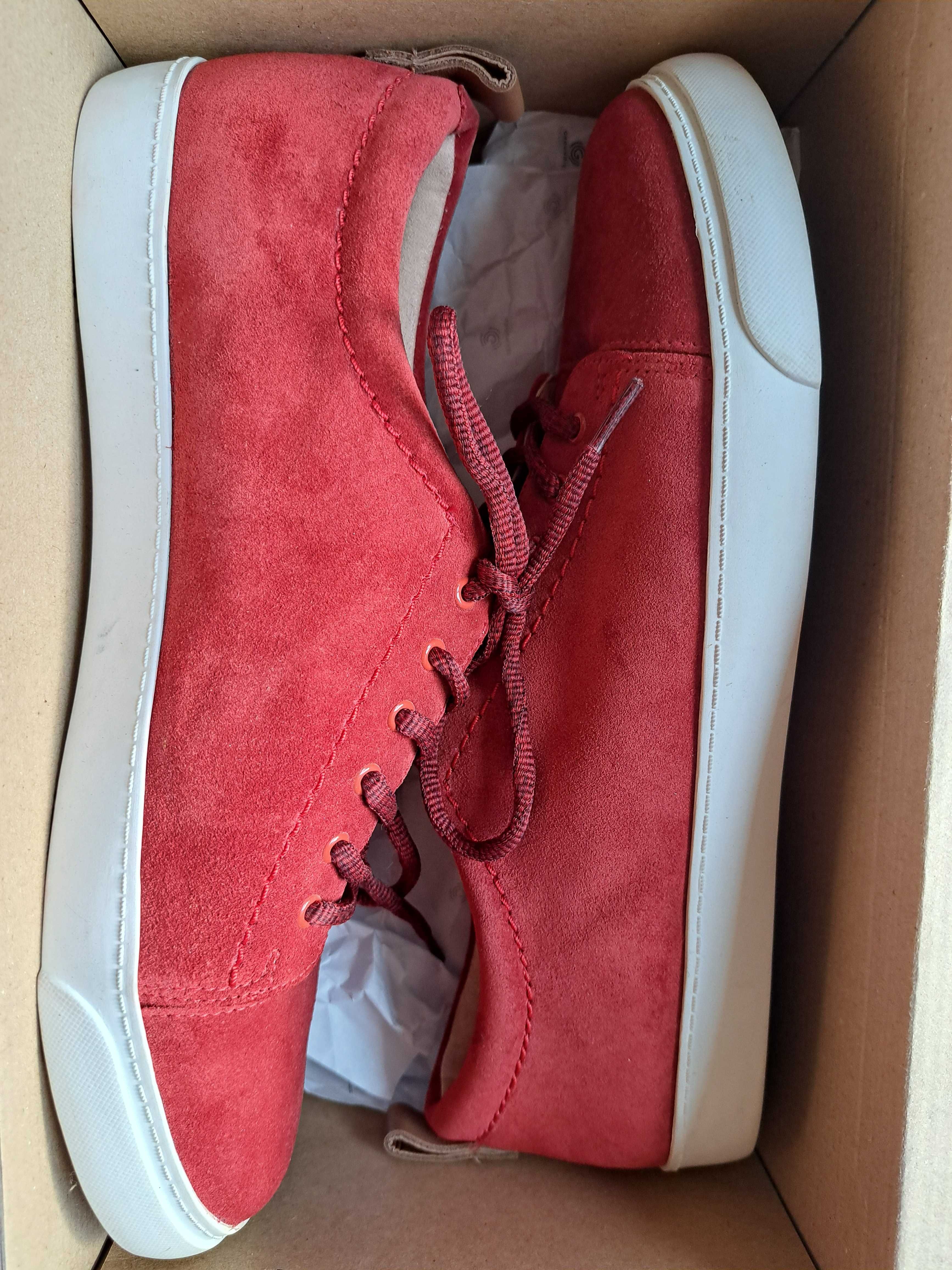 Обувки Clarks номер 42, унисекс