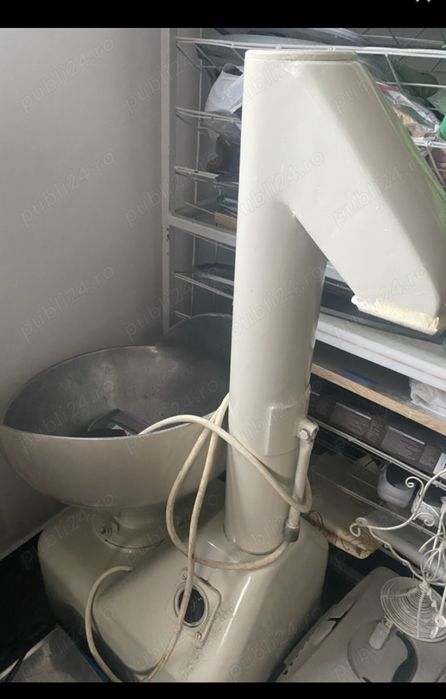 Vand utilaje de patiserie,brutarie,second hand,pret negociabil!