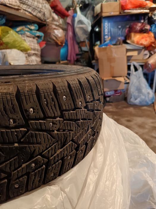 Продам зимние шины в отличном состоянии