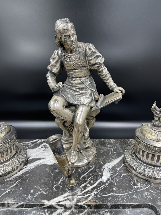 Suport deosebit pentru calimara bronz cu soclu de marmura