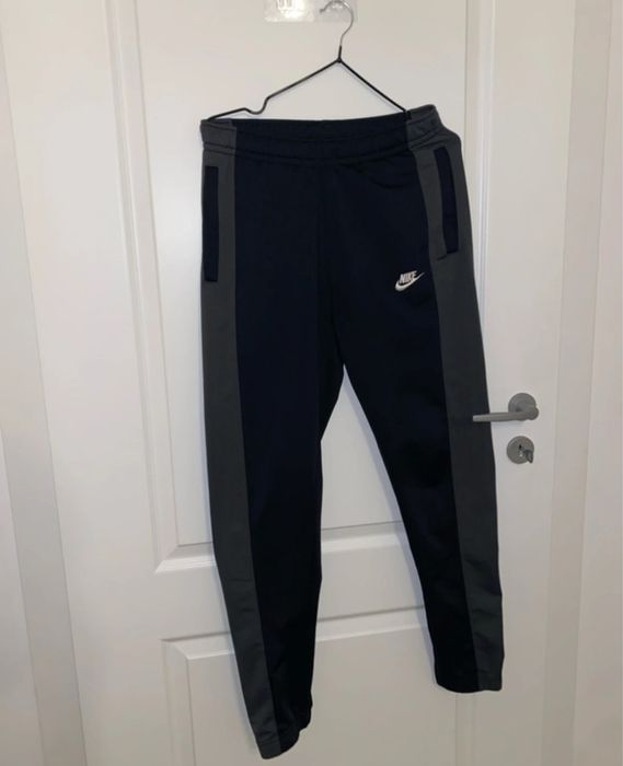 Pantaloni Nike Negri cu Gri Inchis Marimea XS Barbati