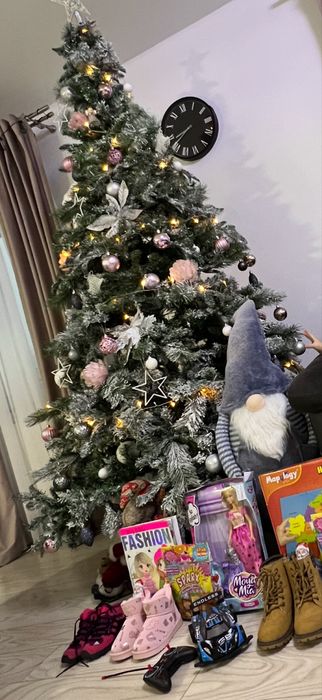 Brad artificial cu efect nins