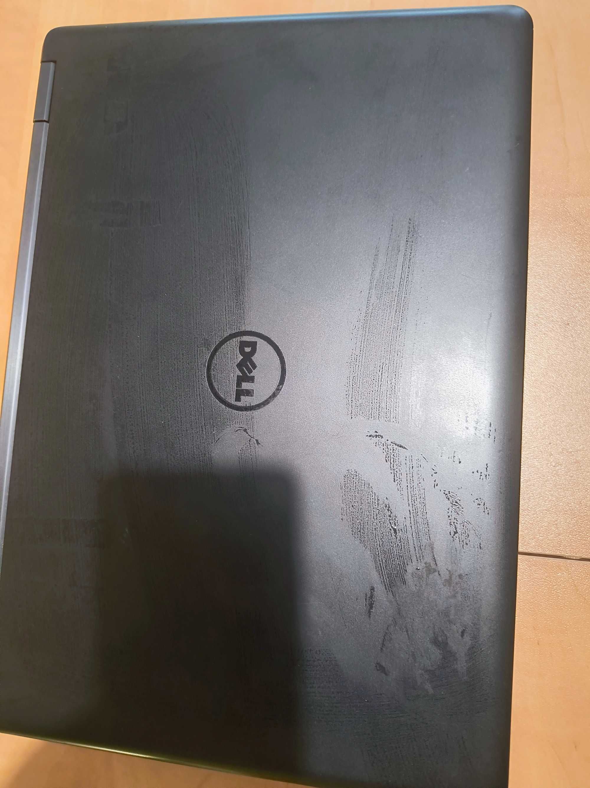 Продавам лаптоп dell