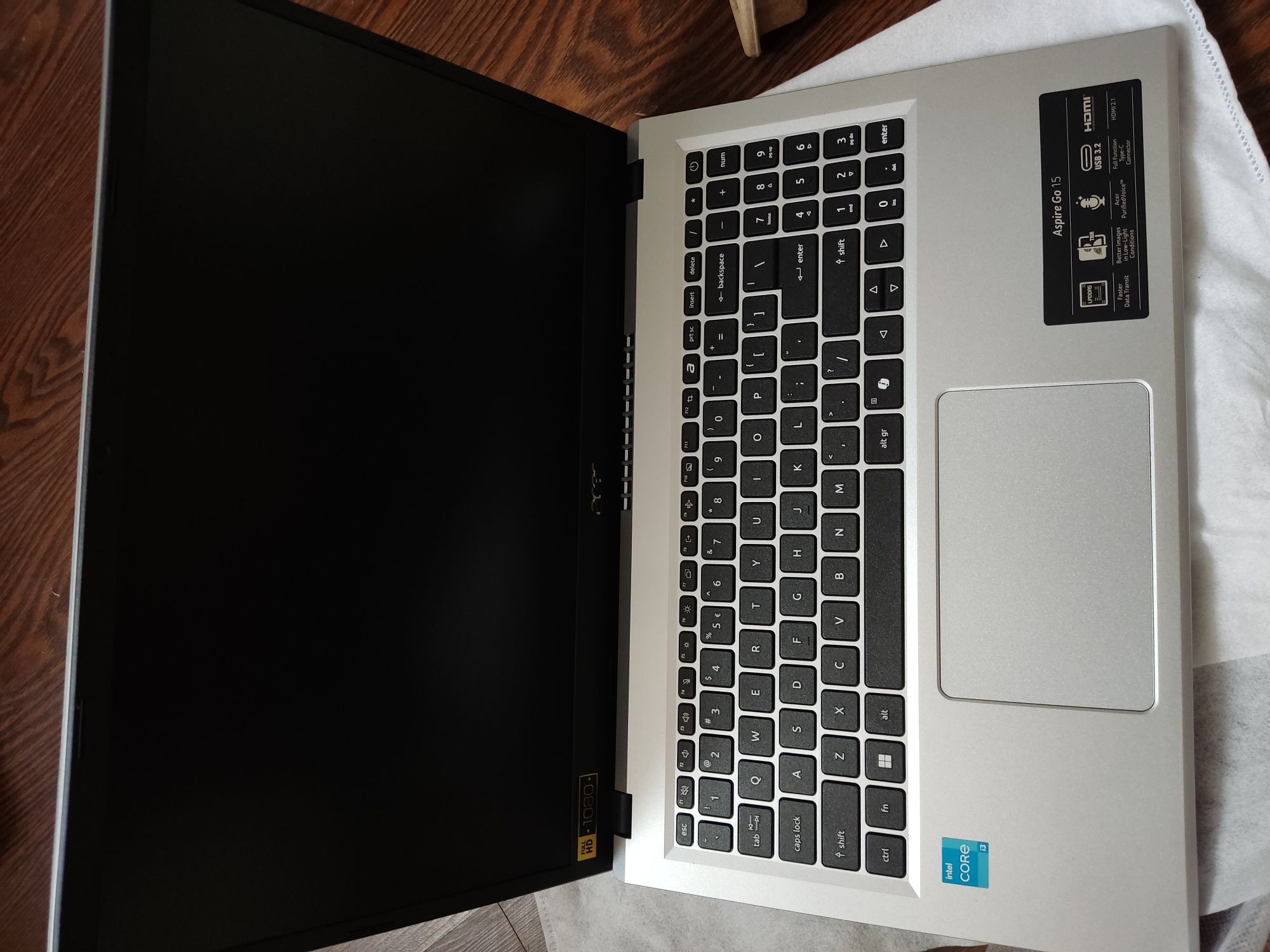Acer i 5 holati yangi ishlatilmagan