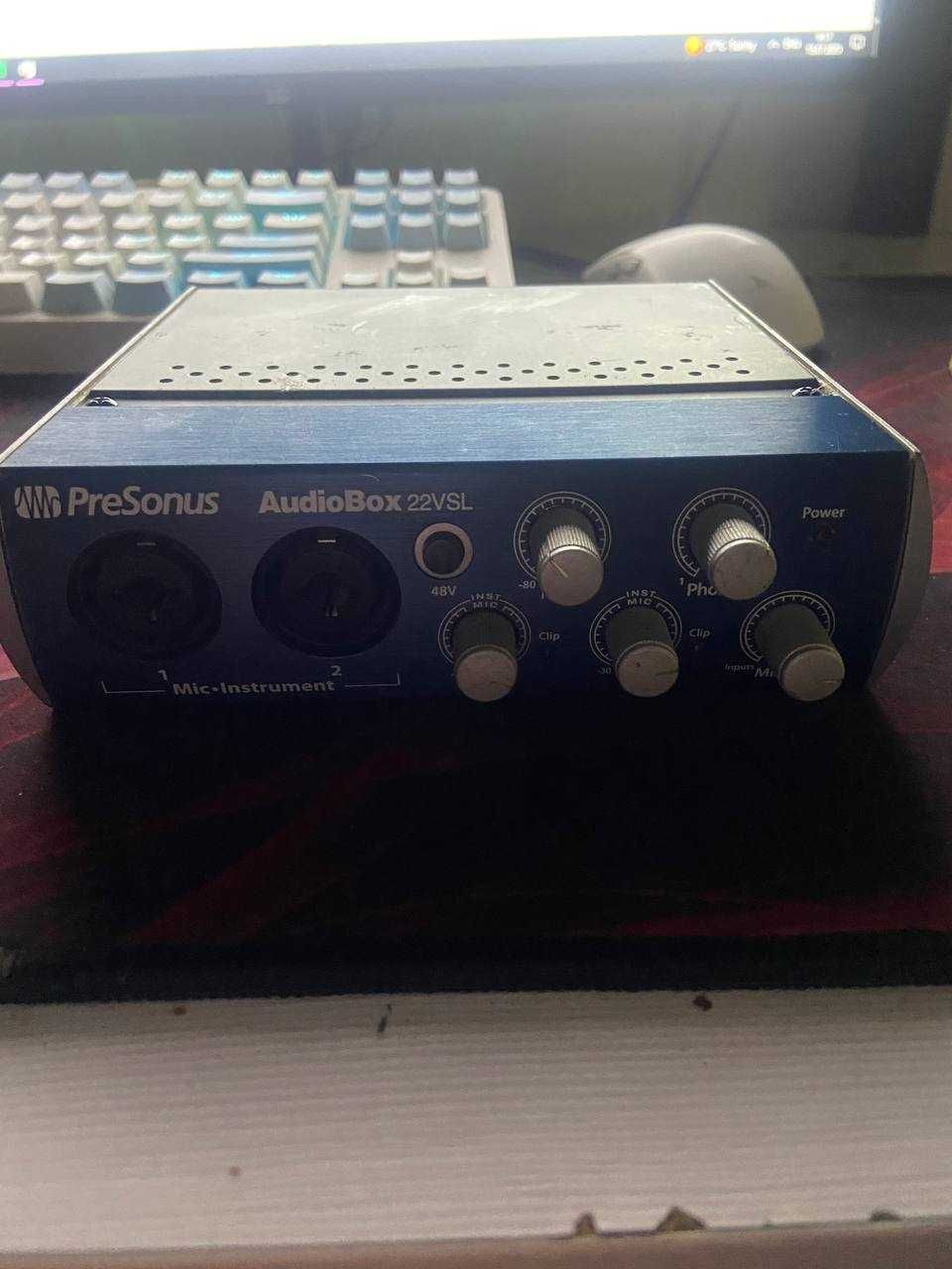 студийный микрофон конденсаторный BEHRINGER B2 PRO + аудиокарта