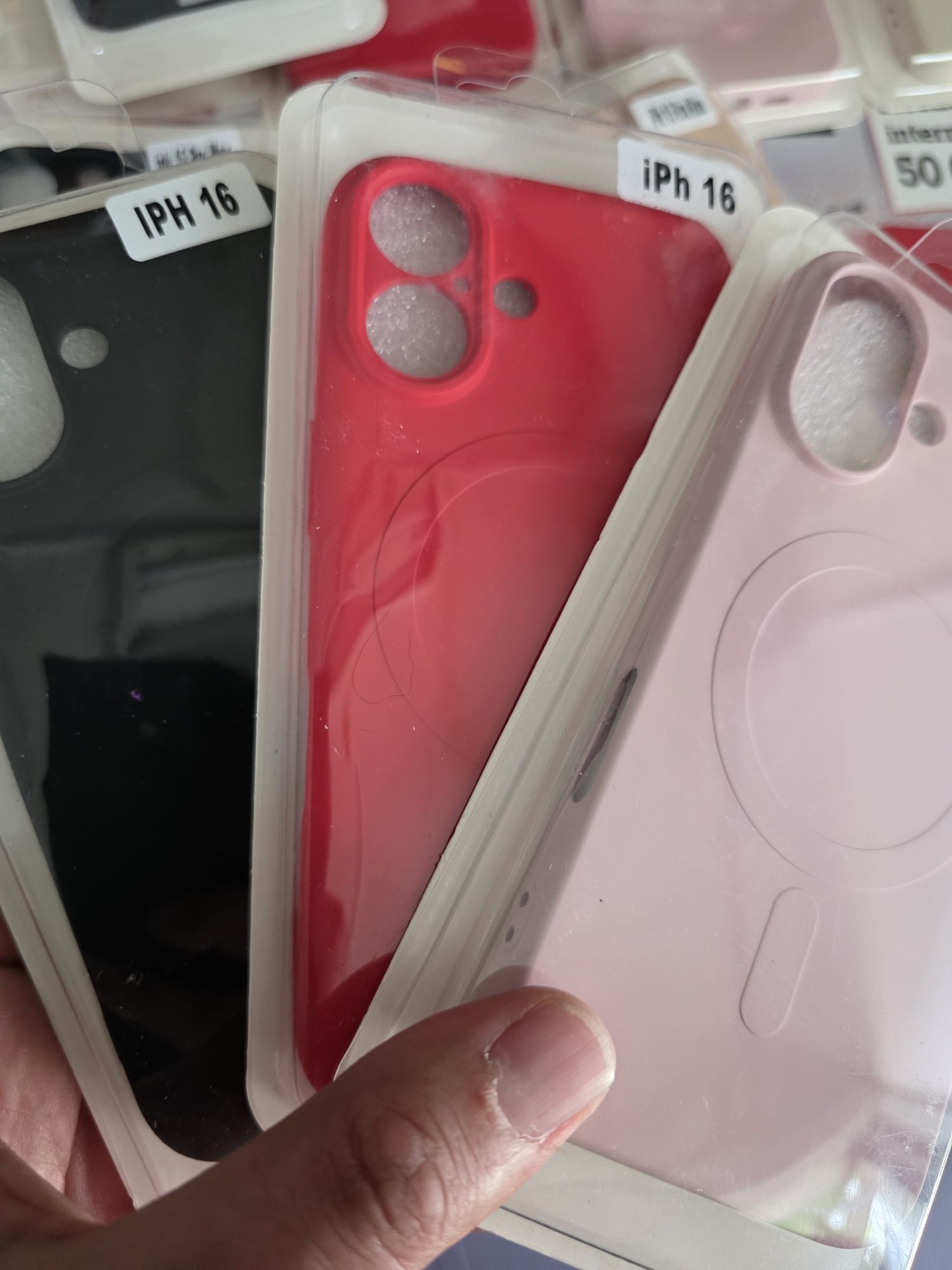 MAGSAFE гърбове за iPhone и Samsung