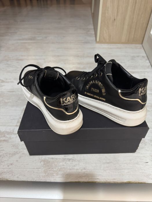 Дамски черни кецове Karl