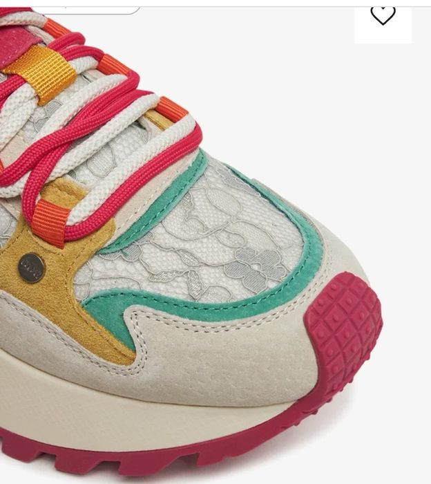 Чисто нови дамски маратонки GOE