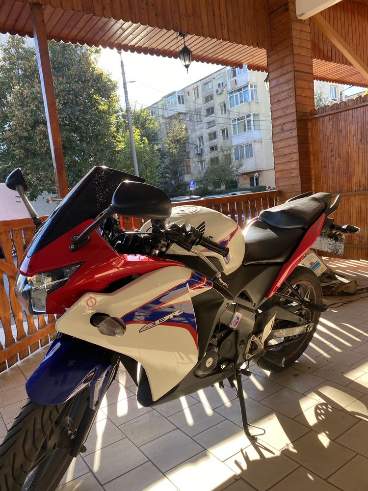 Honda CBR 125r 2016