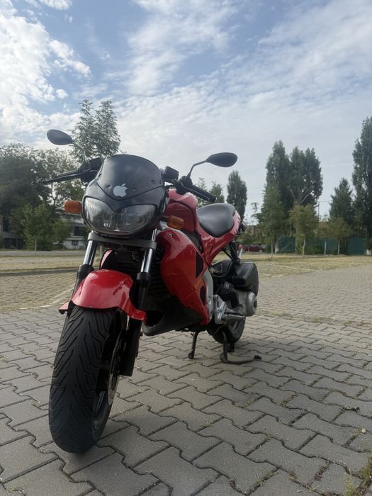Gilera DNA 125 se conduce cu cat B