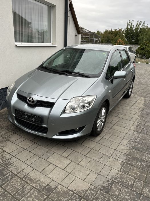 Toyota Auris 1.4 D-4D – 2009   90 CP