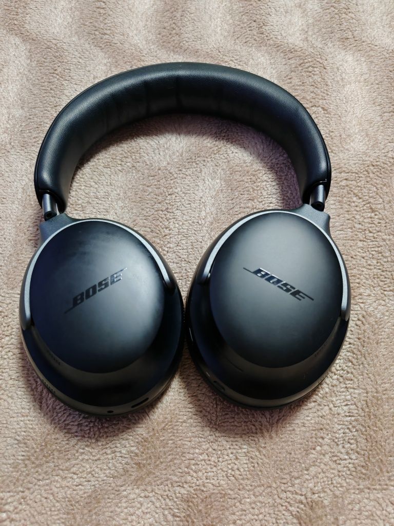 Vând Căști Bose quietcomfort ultra noi.