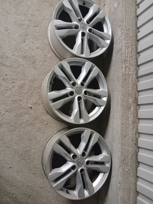 Продам титанки ниссан