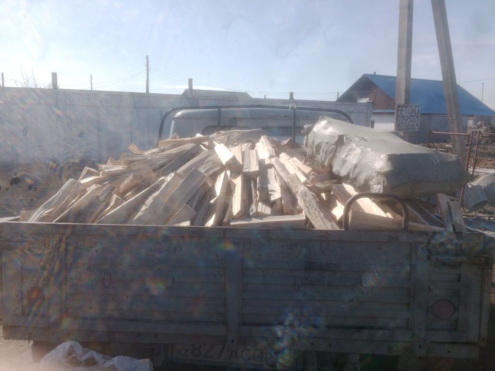 Сухие дрова :УАЗик и мешки
