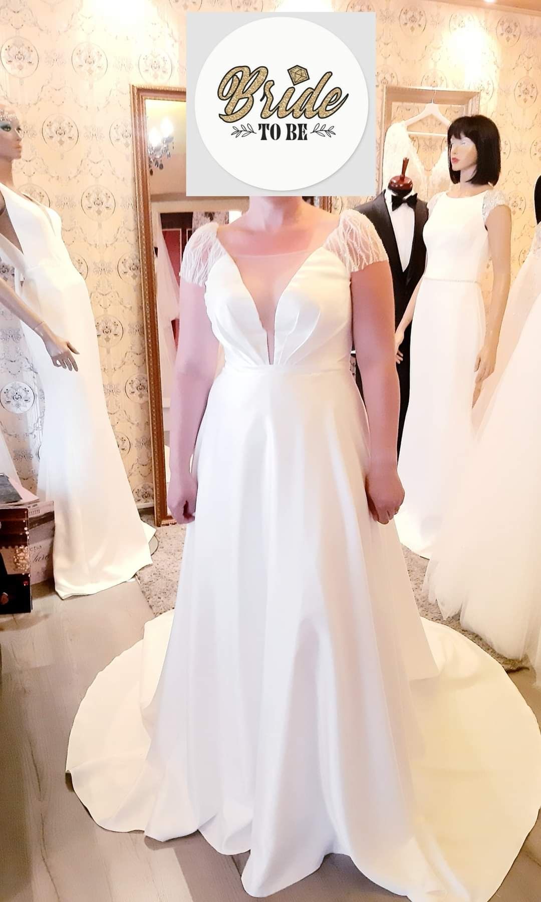 Rochie mireasă forma A cu trenă și voal inclus