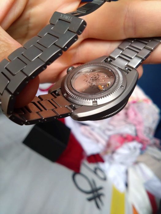 Timex x The James Brand Titanium Automatic GMT и Tissot Seastar 1000