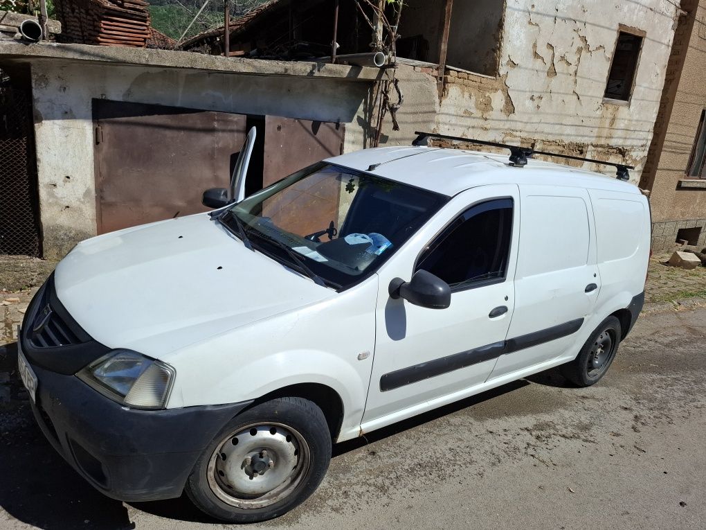 Продавам Dacia loganан 2008г с газова уреда