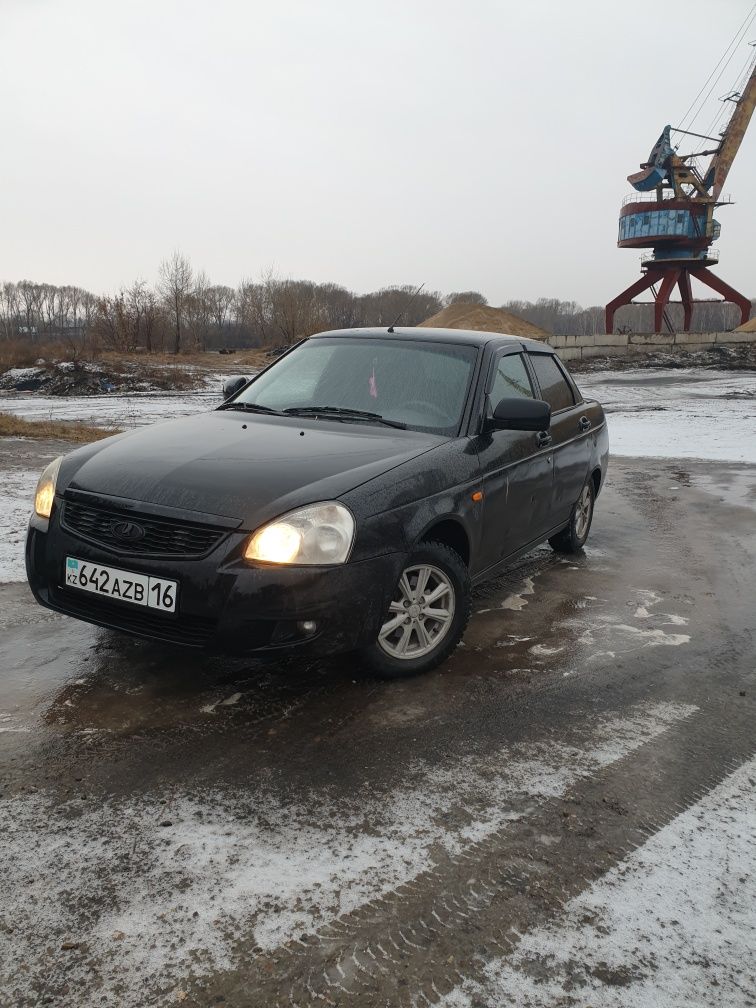 Продам живую приору.