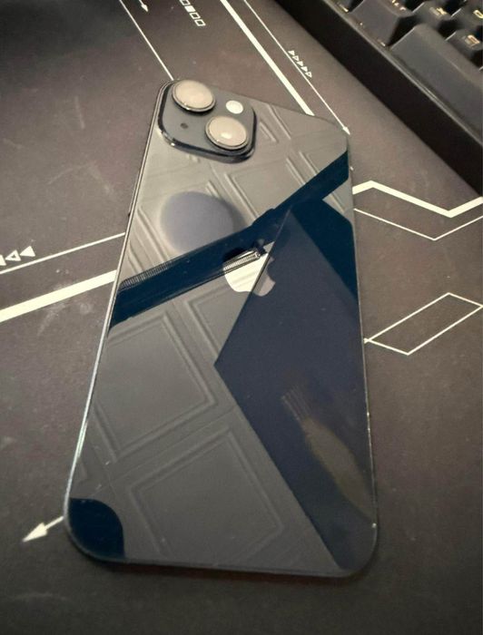 Vând iphone 14 simplu