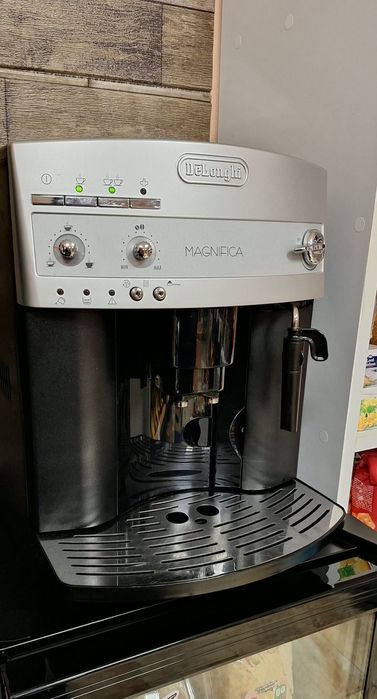 Кафе машина Delonghi Magnifica