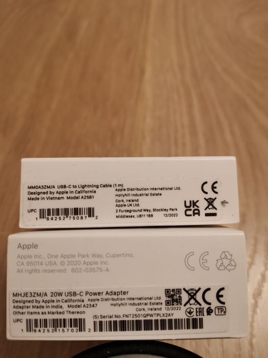 Încărcător și cablu originale iPhone noi