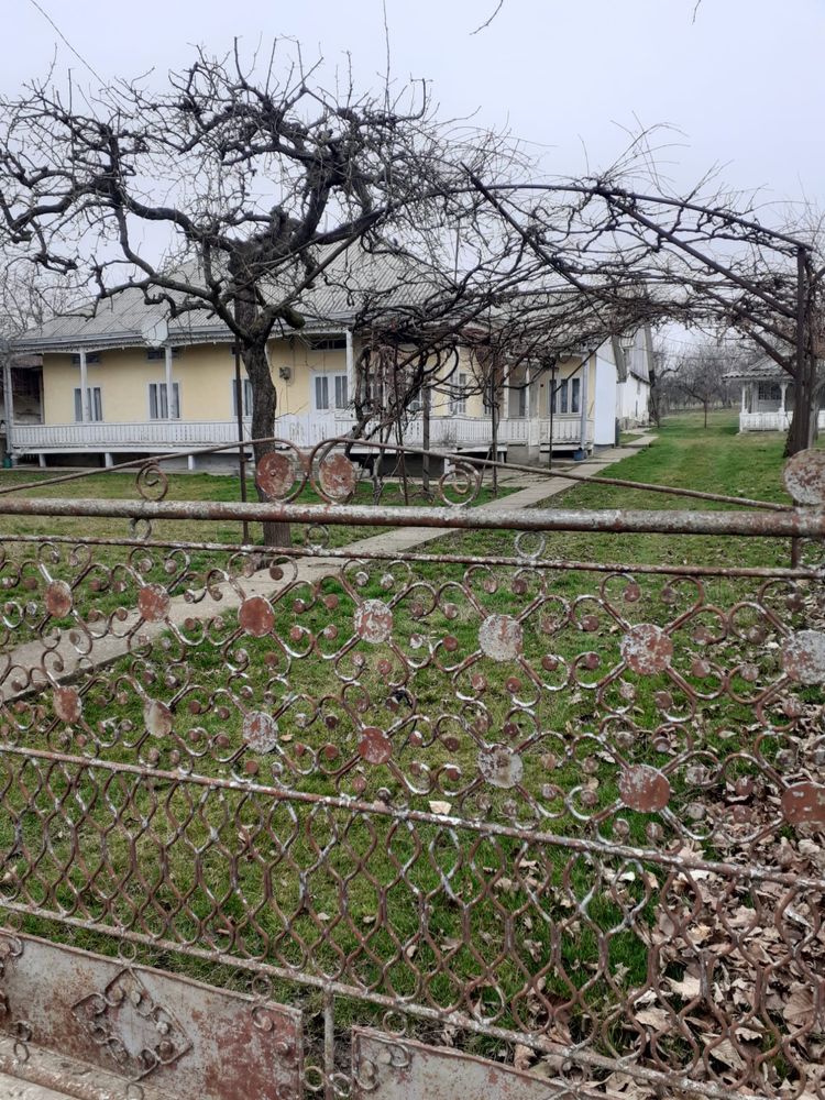 Casa de vanzare in Rotopanesti zona centrala